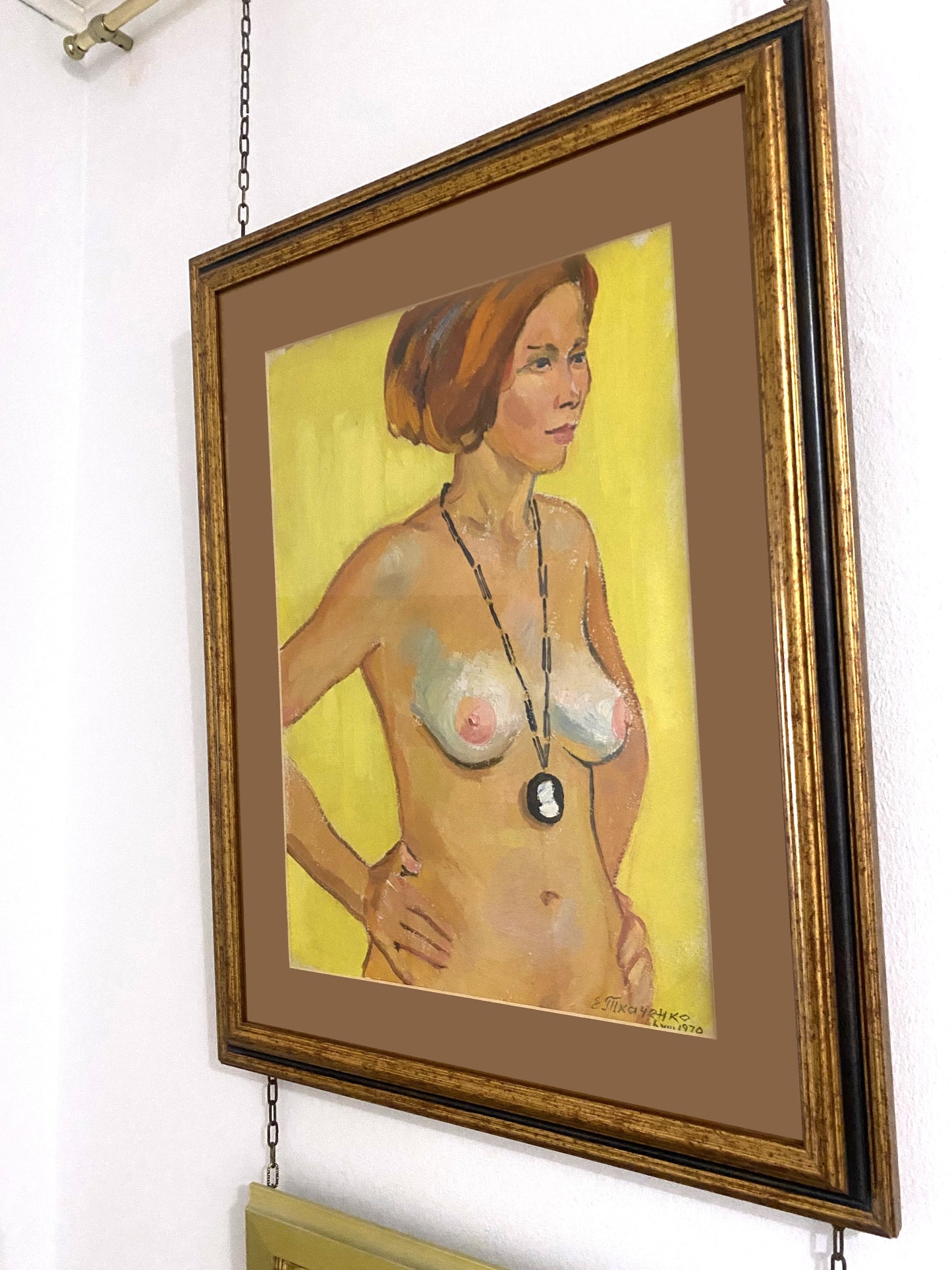 Nackte Frau mit Kamee. 1970.