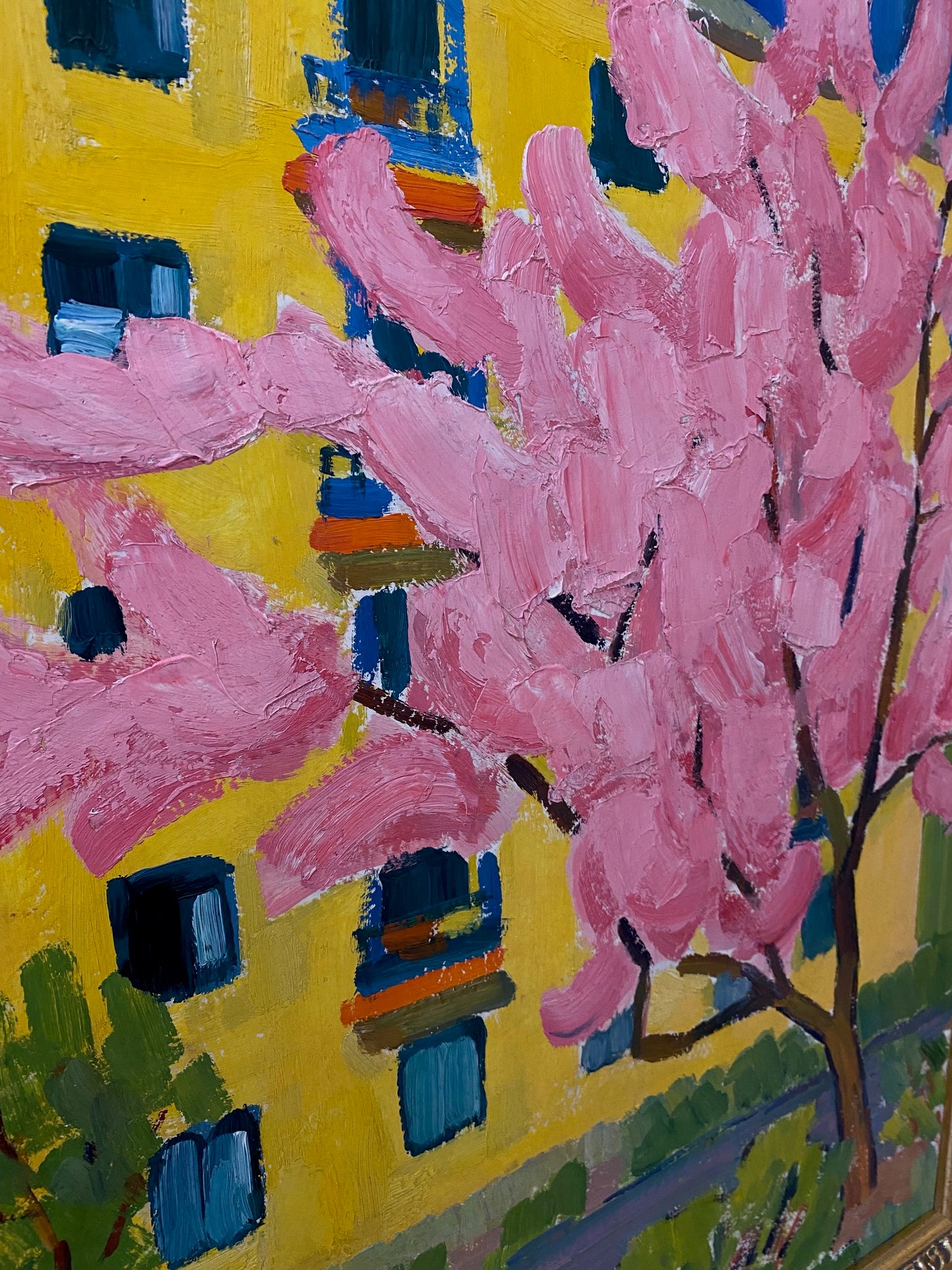 Stadtlandschaft mit rosafarbenem Baum. 1969.