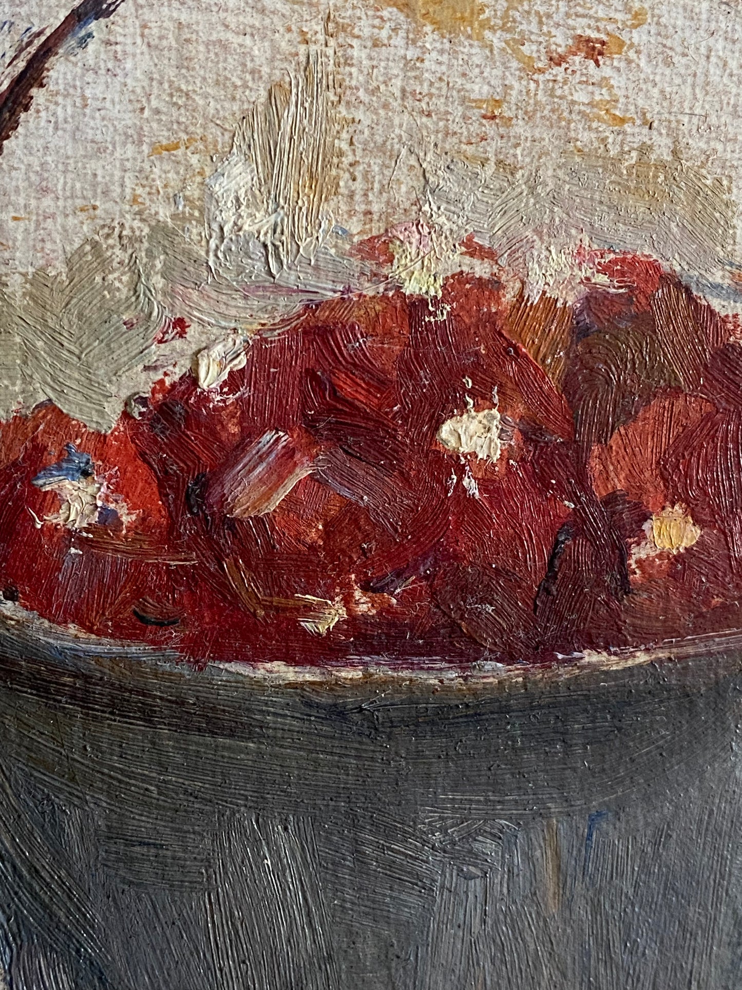 Eimer mit roten Beeren. 1970er Jahre.
